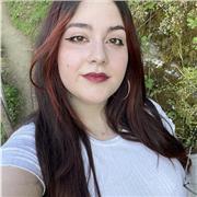 Studentessa universitaria impartisce lezioni di inglese, qualsiasi materia umanistica e biologia a studenti da elementari a liceo